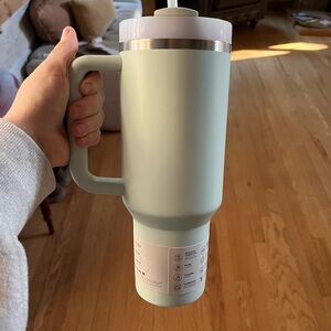 Stanley 40 oz Quencher H2.0 Tumbler- Mint